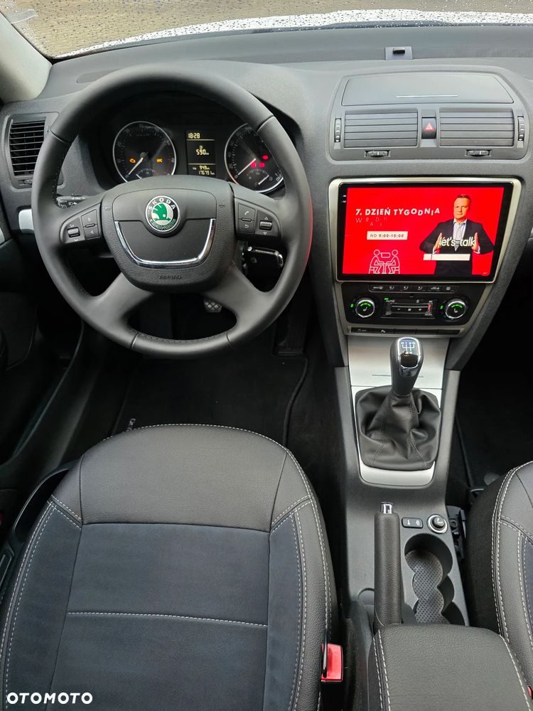 Skoda Octavia 1.6 Elegance - 27
