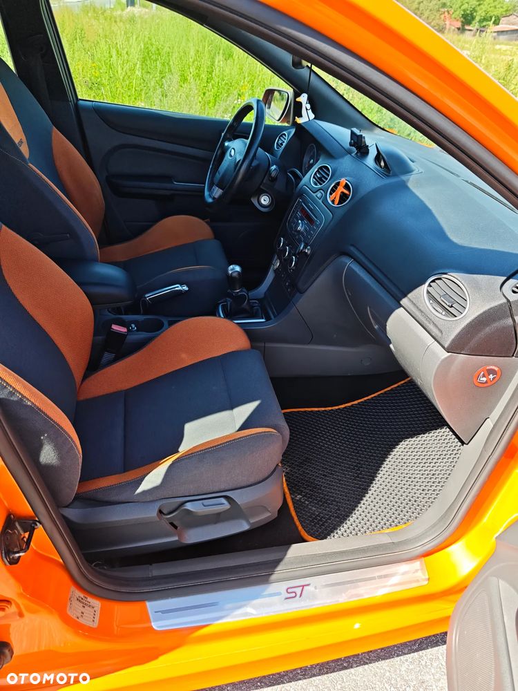 Ford Focus ST - 12