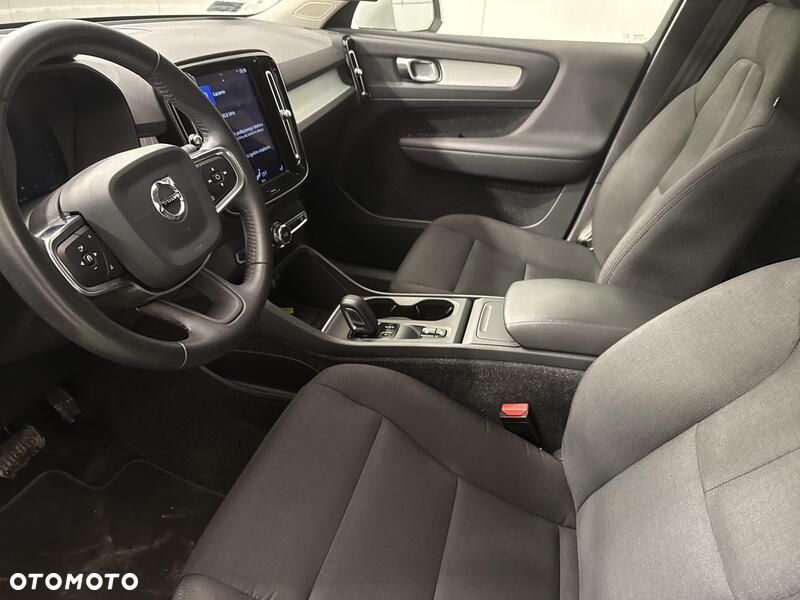 Volvo XC 40 T3 Momentum - 12