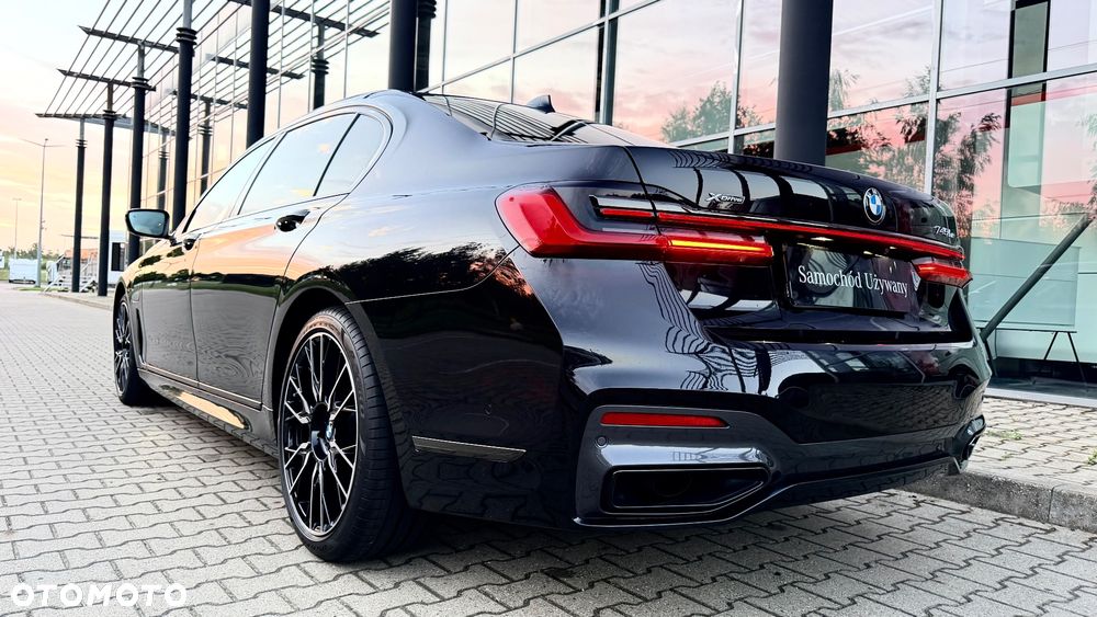 BMW Seria 7 745Le xDrive sport - 39