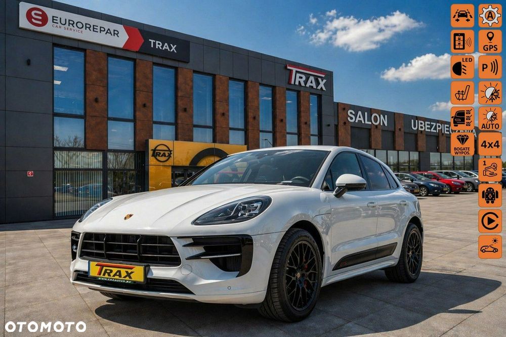 Porsche Macan - 1