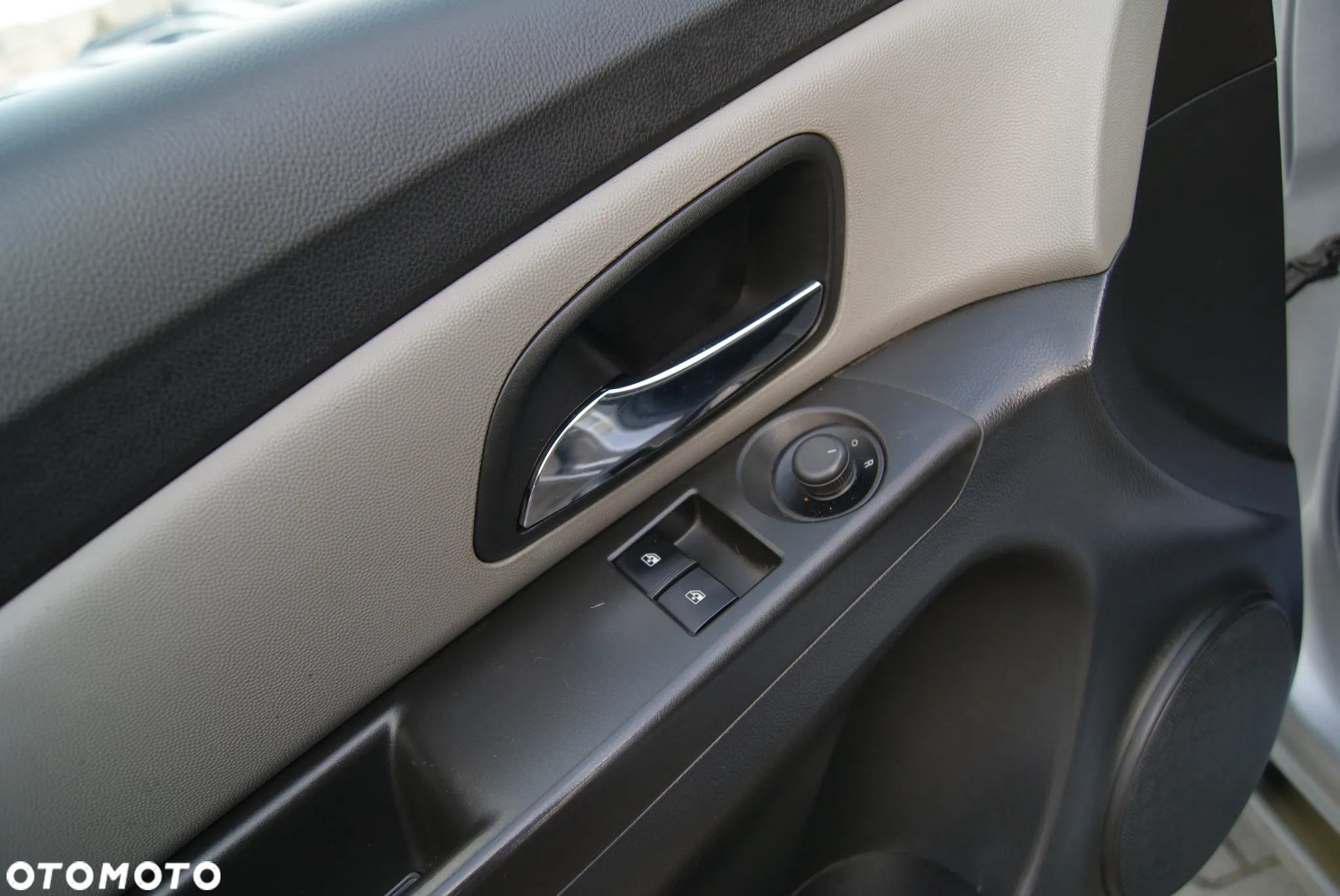 Chevrolet Cruze Station Wagon 1.6 LS - 19