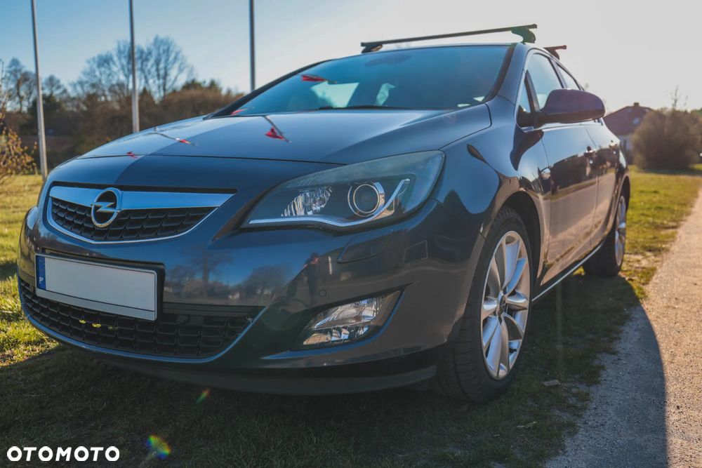 Opel Astra 1.6 T Cosmo - 9