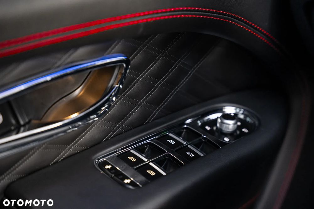 Bentley Bentayga EWB Azure - 33