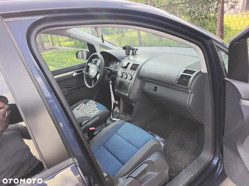 Volkswagen Touran 2.0 TDI Highline - 15