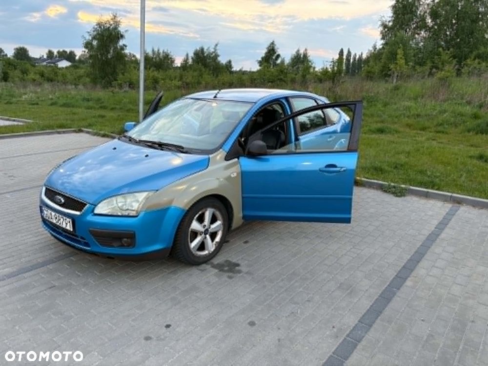 Ford Focus 2.0 Ghia - 6