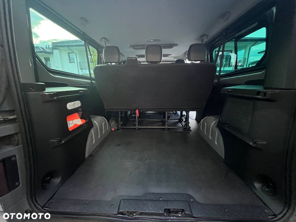 Opel Vivaro - 8