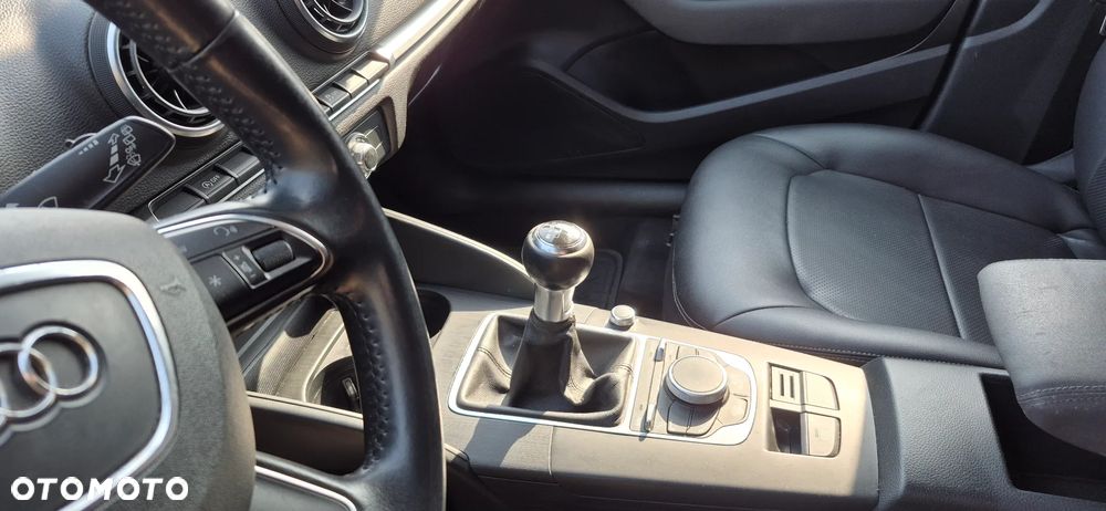 Audi A3 Sportback 1.6 TDI (clean diesel) Attraction - 11