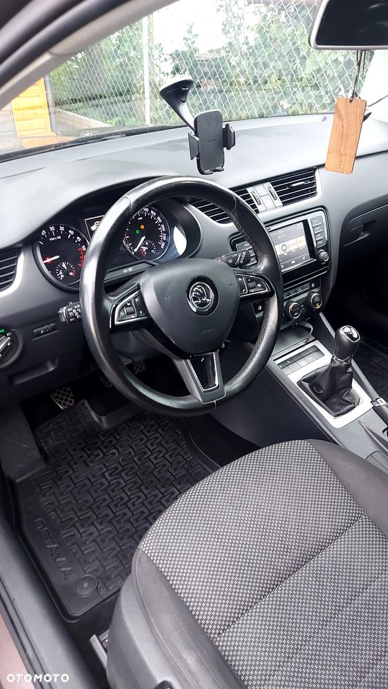 Skoda Octavia - 25