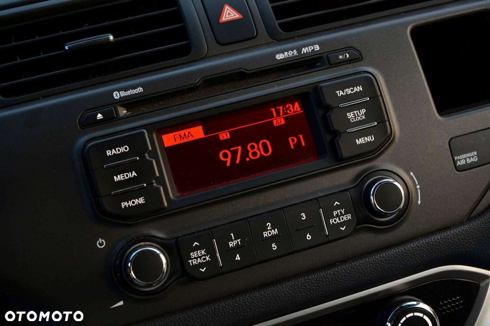 Kia Rio 1.2 XL - 23