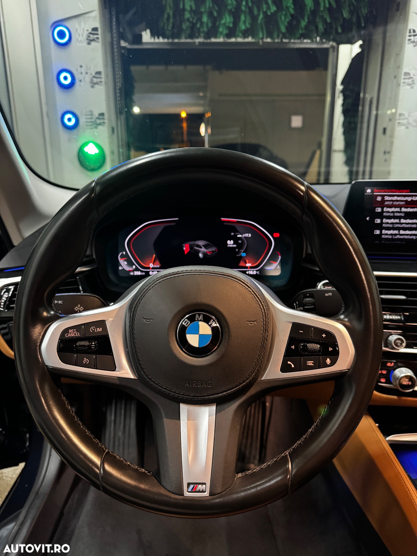 BMW Seria 5 530i Aut. Luxury Line - 34