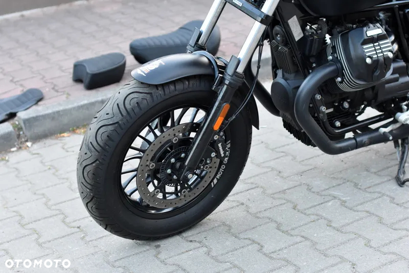 Moto Guzzi V9 - 24