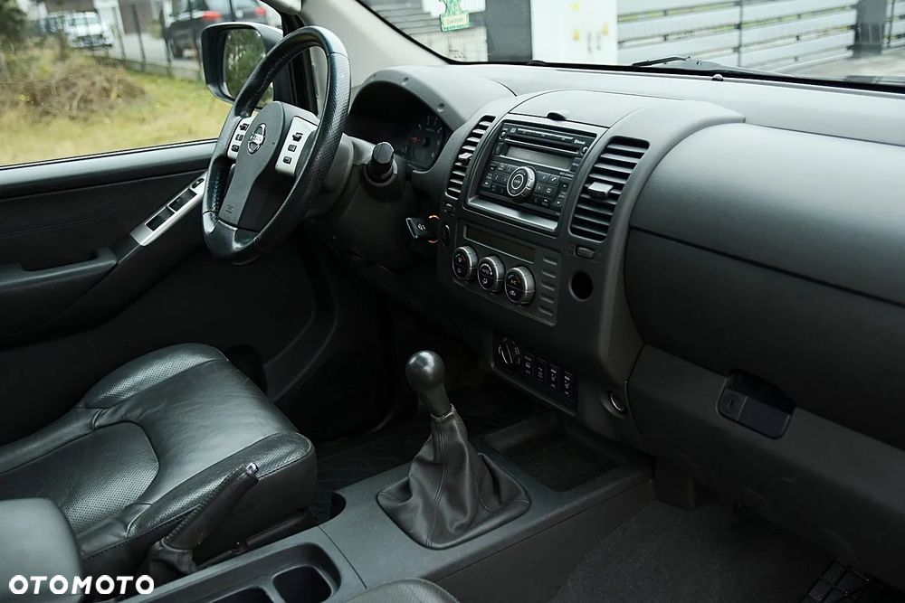 Nissan Navara 2.5 D Platinum - 17