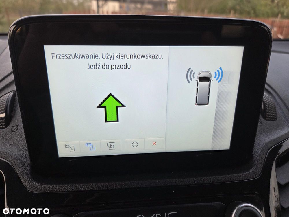 Ford Tourneo Connect Grand - 26