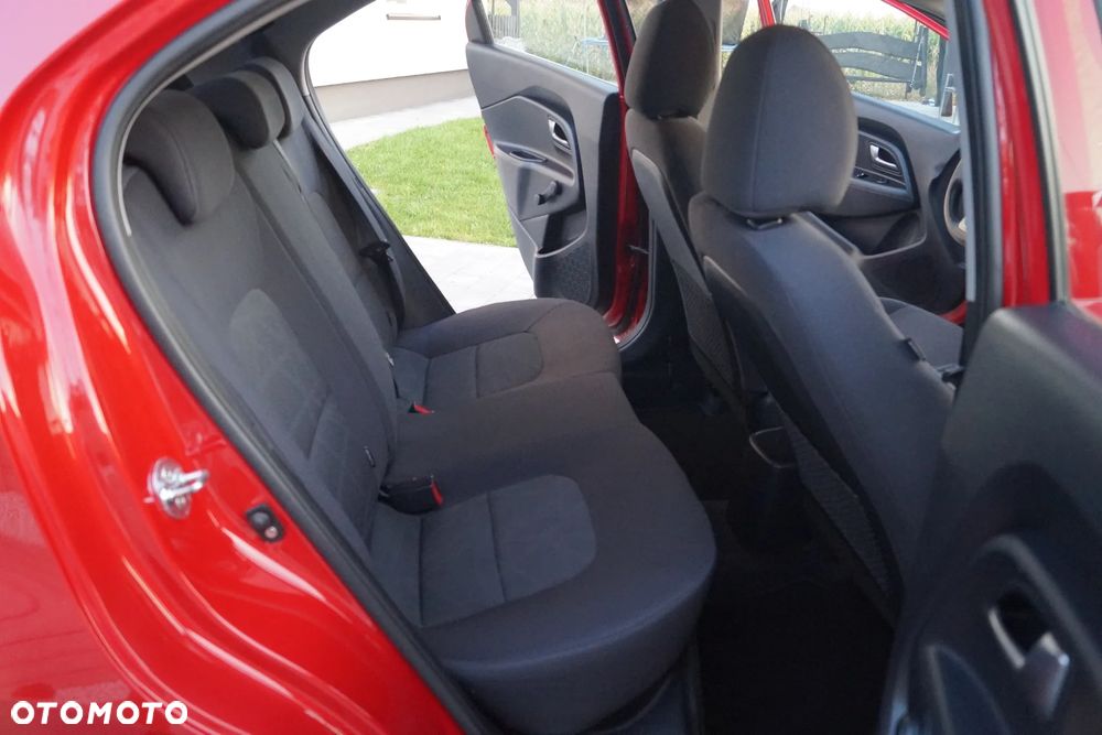 Kia Rio - 16