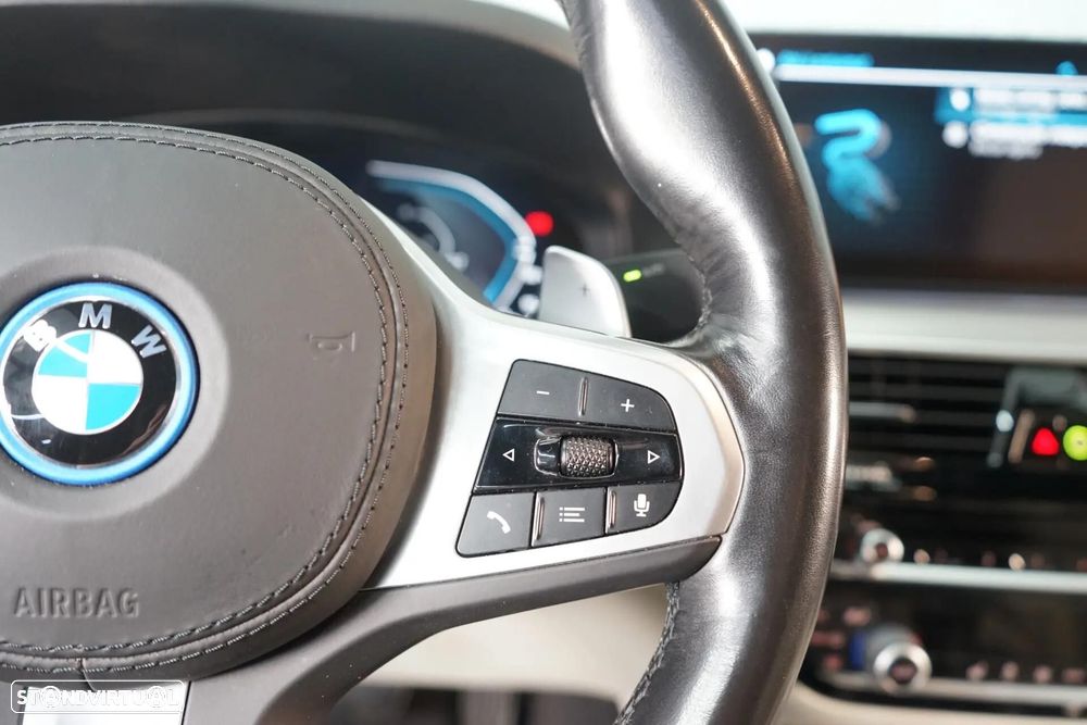 BMW 530 e Pack M - 26