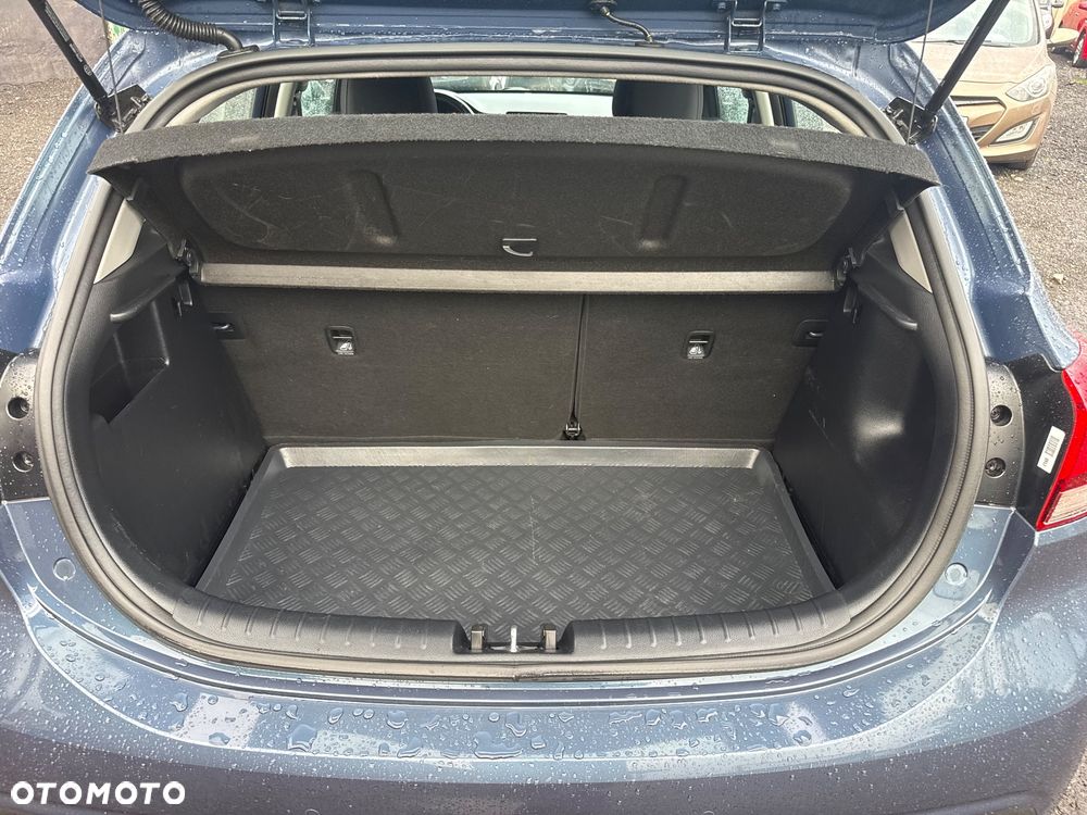 Kia Rio 1.4 L - 19