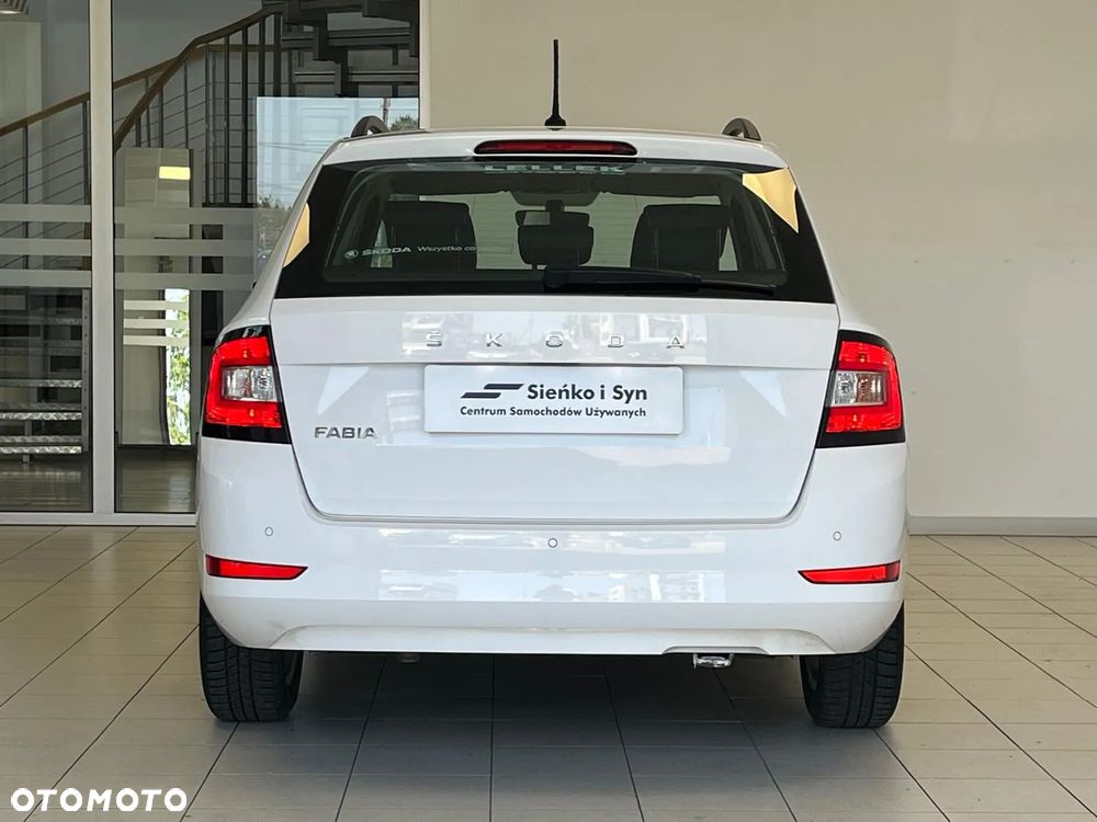 Skoda Fabia 1.0 TSI Ambition - 4