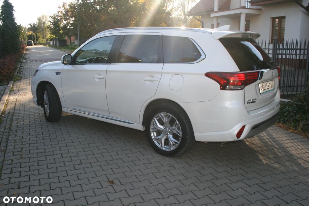 Mitsubishi Outlander - 9