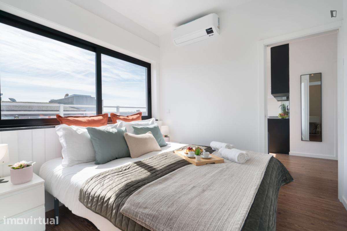 Apartamento com 1 quartos - localizado em Sé Porto - Grande imagem: 2/14