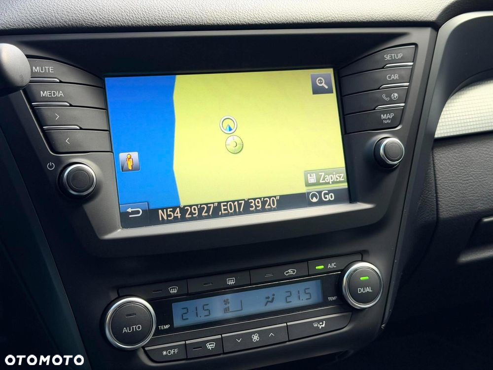 Toyota Avensis 1.8 Premium MS - 24