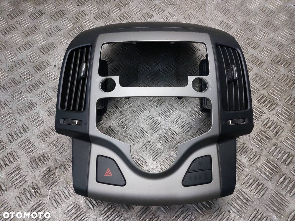 RAMKA KONSOLI ŚRODKOWA HYUNDAI I30 I LIFT 84745-2P000 84740-2R100 - 1