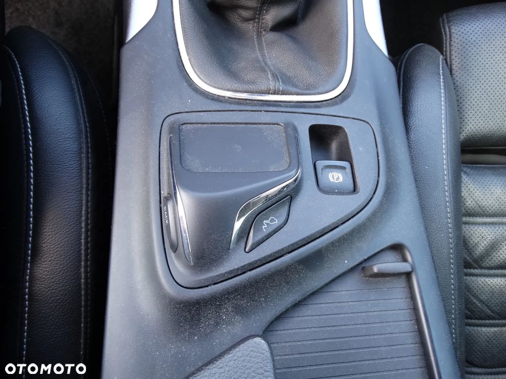 Opel Insignia Country Tourer 2.0 Diesel 4x4 Exclusive - 37