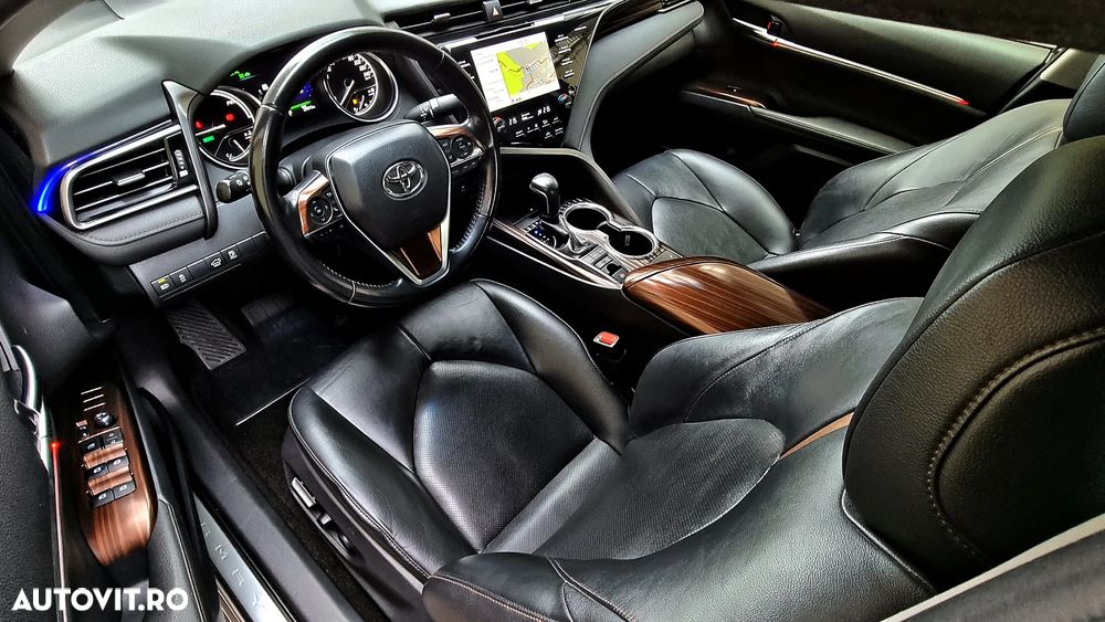 Toyota Camry 2.5 Hybrid Business - 4