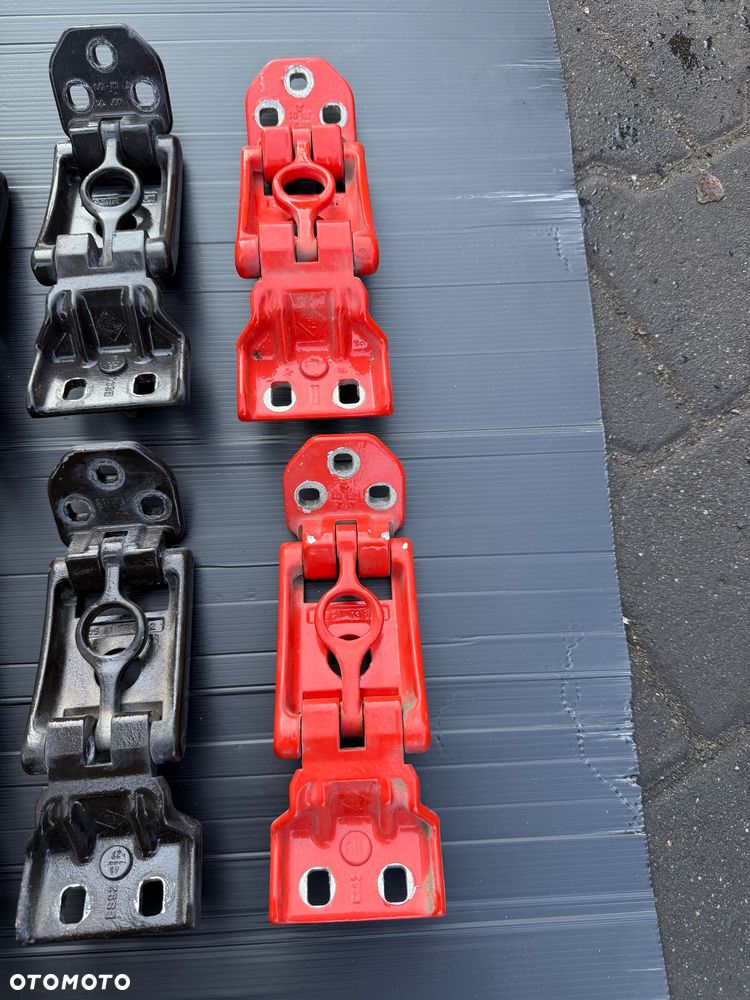 Zawias drzwi tylnych 270 stopni Renault Master III 844009783R - 3