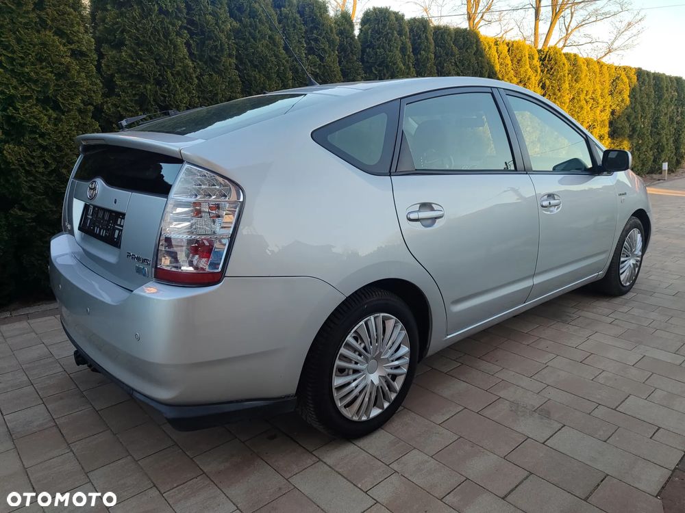 Toyota Prius - 3