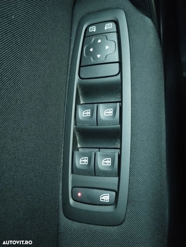 Renault Megane TCe 140 GPF Zen - 12