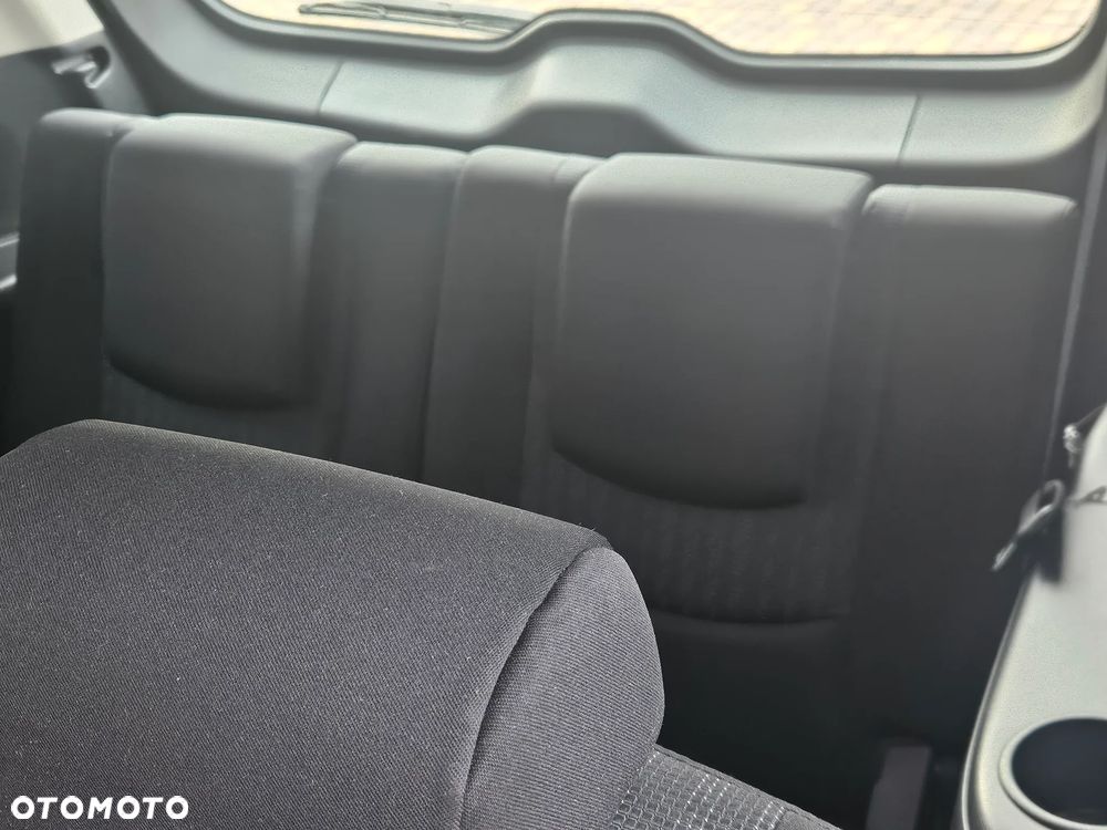 Mazda 5 - 10