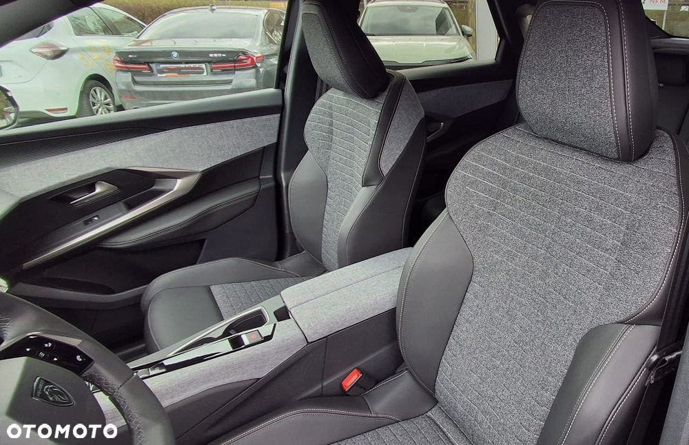 Peugeot 3008 1.2 PureTech mHEV Allure e-DCS6 - 12