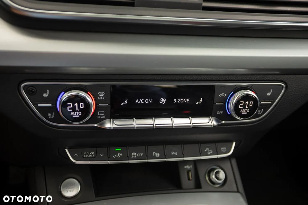 Audi Q5 55 TFSIe quattro S tronic S line business - 28