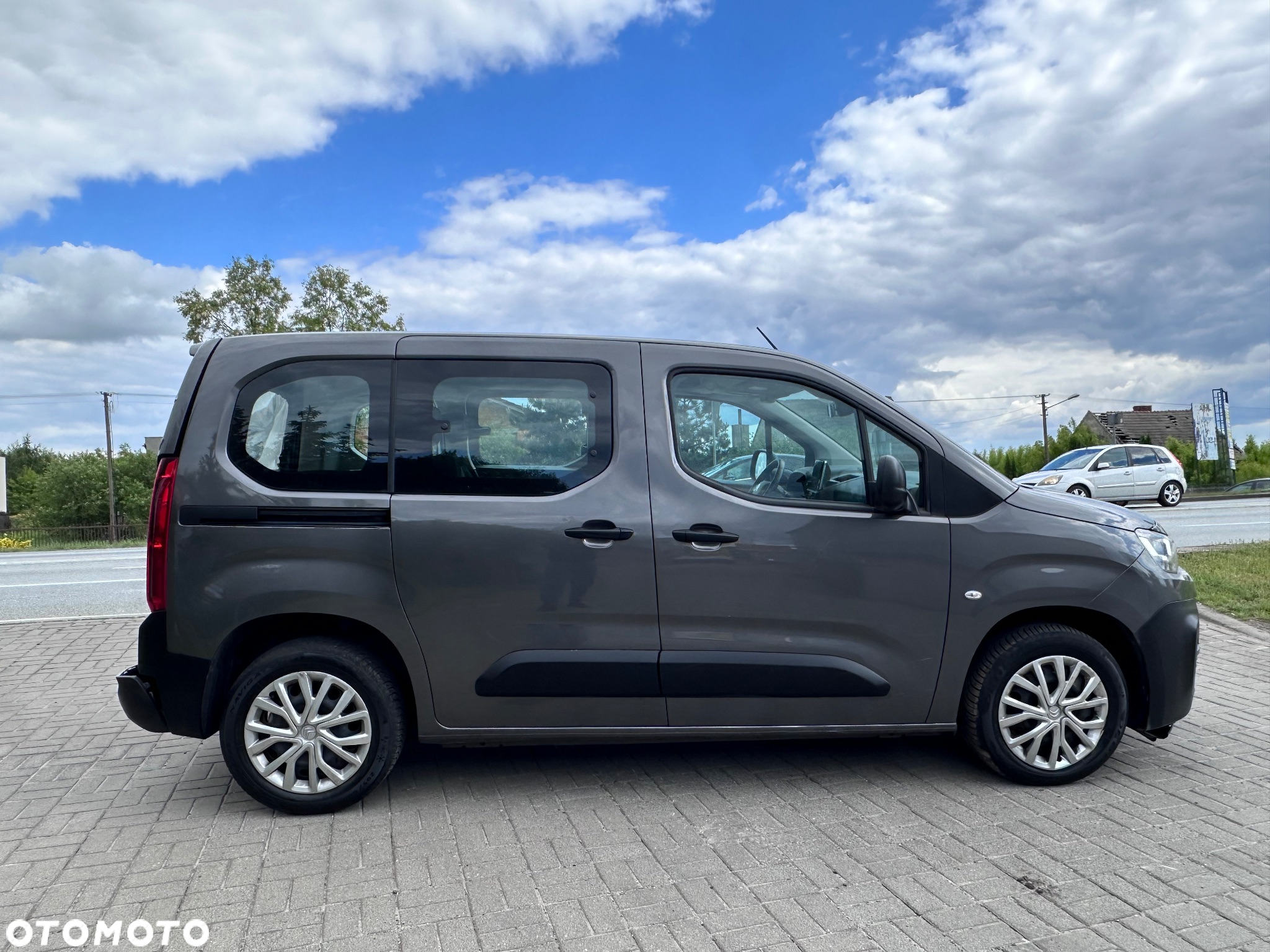 Citroën Berlingo M PureTech 110 SHINE - 8