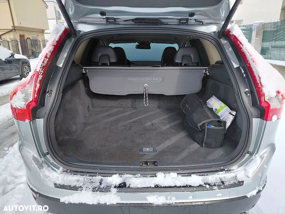 Volvo XC 60 D5 AWD Momentum - 12