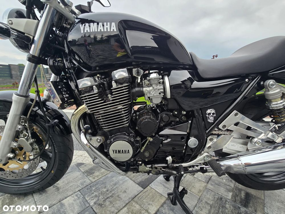 Yamaha XJR - 14