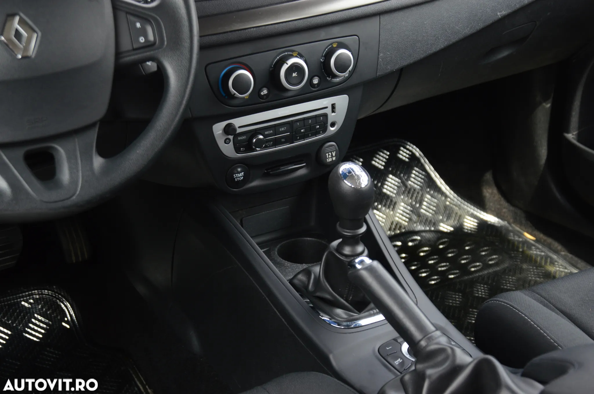 Renault Megane dCi 110 FAP Expression - 8