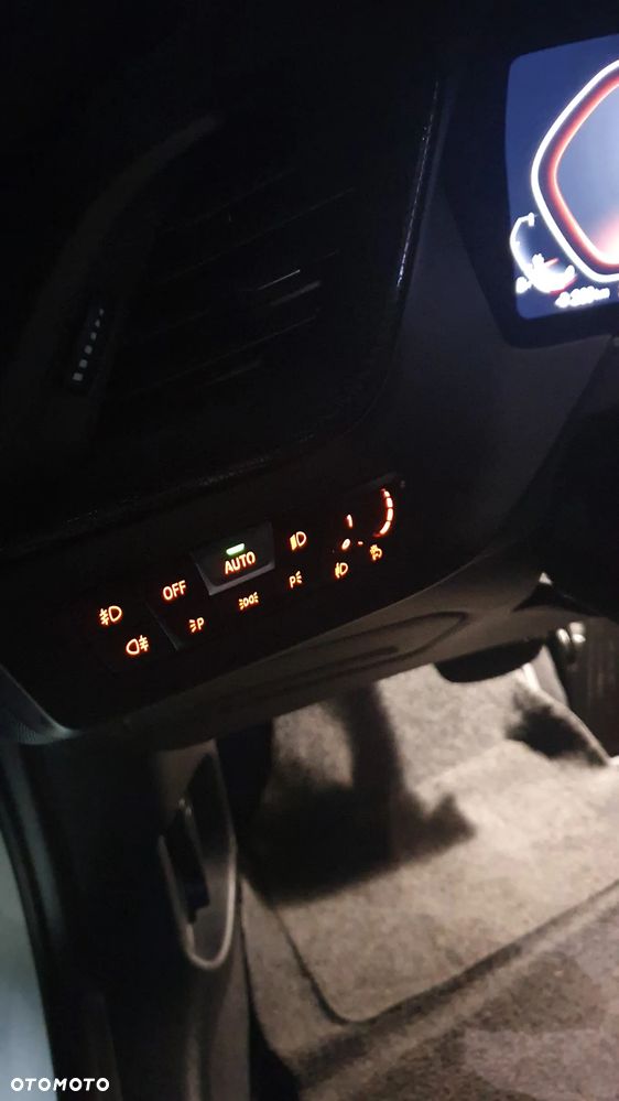 BMW Seria 1 118i Sport Line - 26