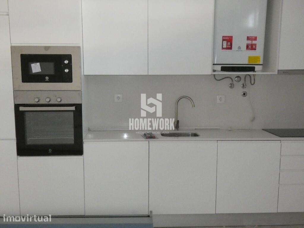 Apartamento T1 com Terraço e Cozinha Totalmente Equipada no Barreiro - Grande imagem: 3/12