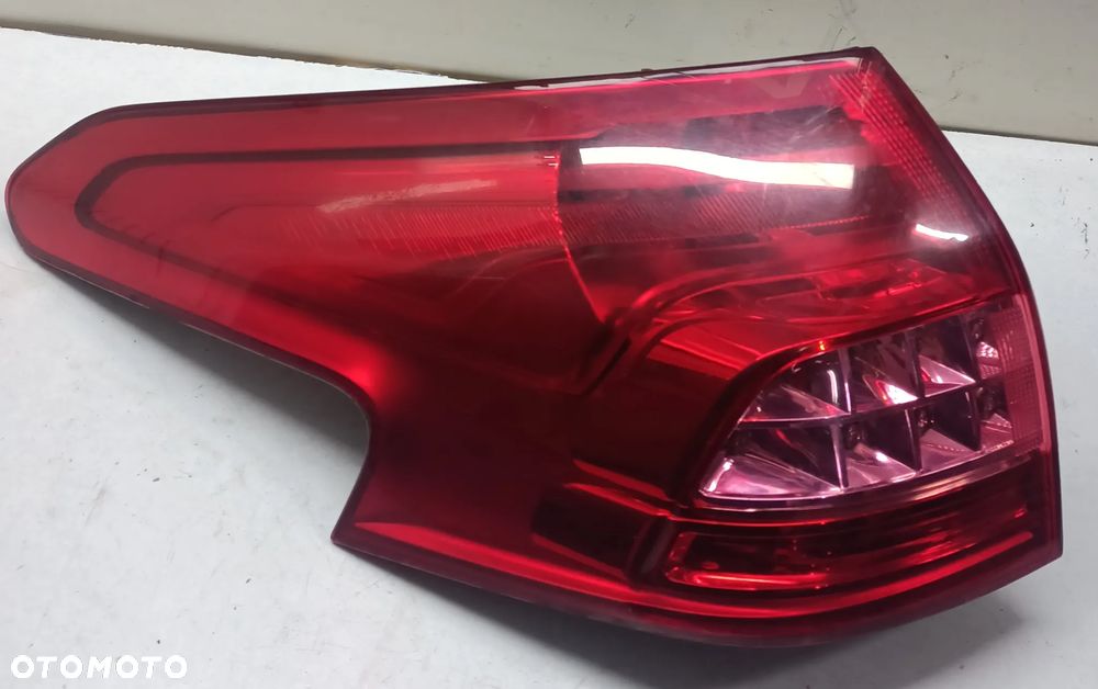 LAMPA NAROŻNA LEWY ,PRAWY TYŁ-CITROEN C5 III/ KOMBI -2010rok / EUROPA - 4
