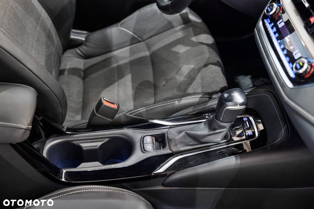 Toyota Corolla 2.0 Hybrid Comfort - 37