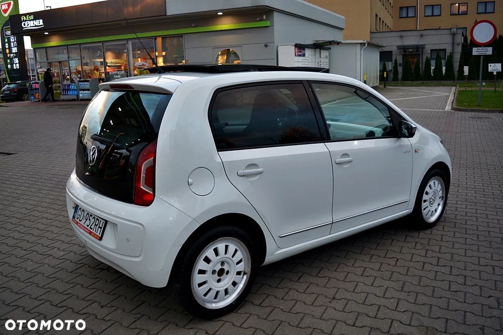 Volkswagen Up 2013 photo 3