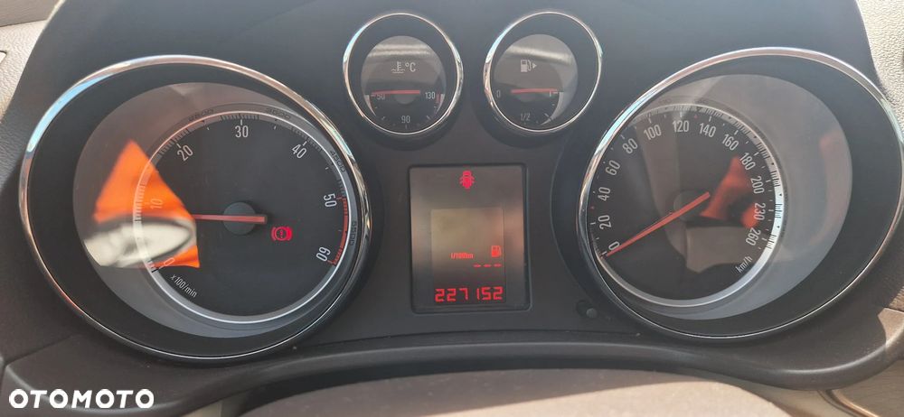 Opel Insignia 2.0 CDTI Cosmo - 11
