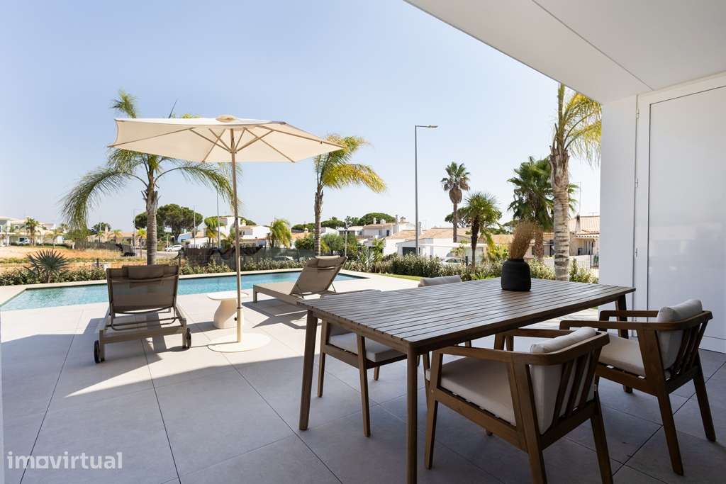 Oliveira Residences: moradias com piscina no Triângulo Dourado, Algar - Grande imagem: 4/5