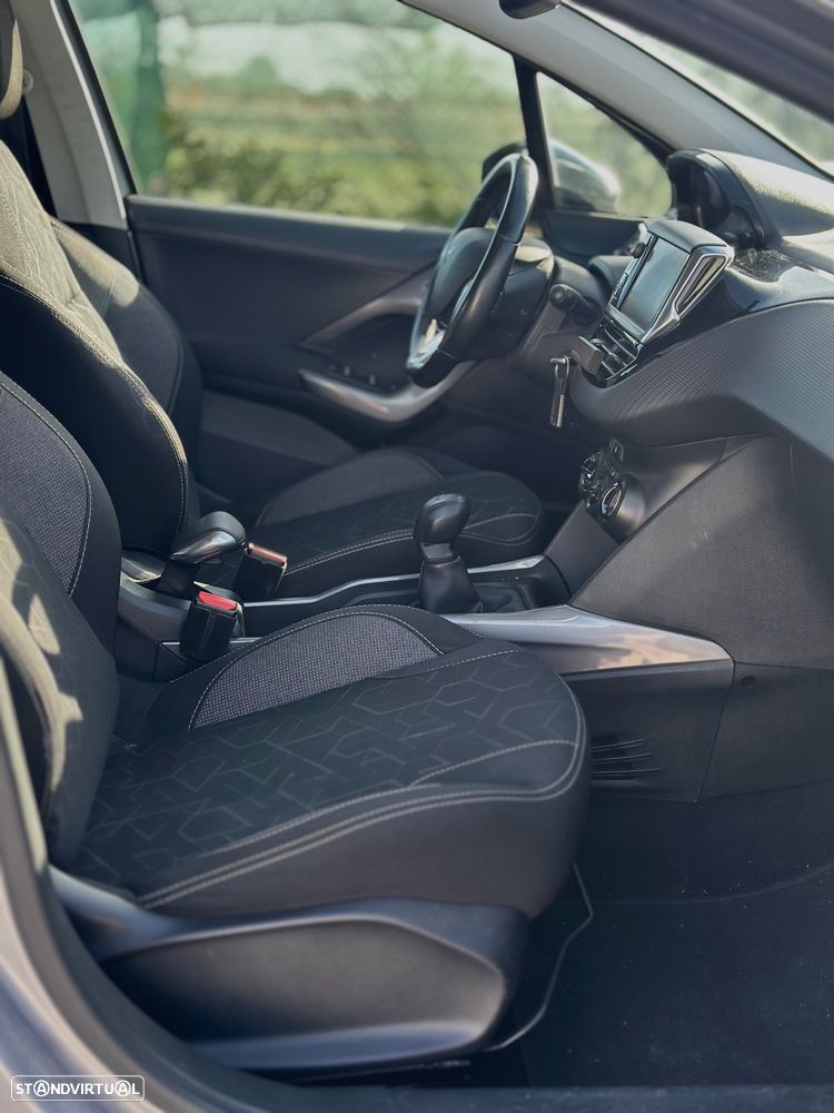 Peugeot 2008 1.2 PureTech Style - 10