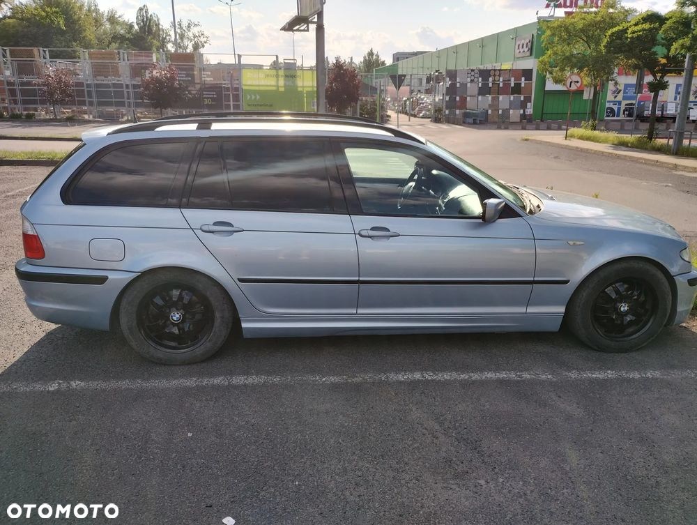 BMW Seria 3 318i - 4