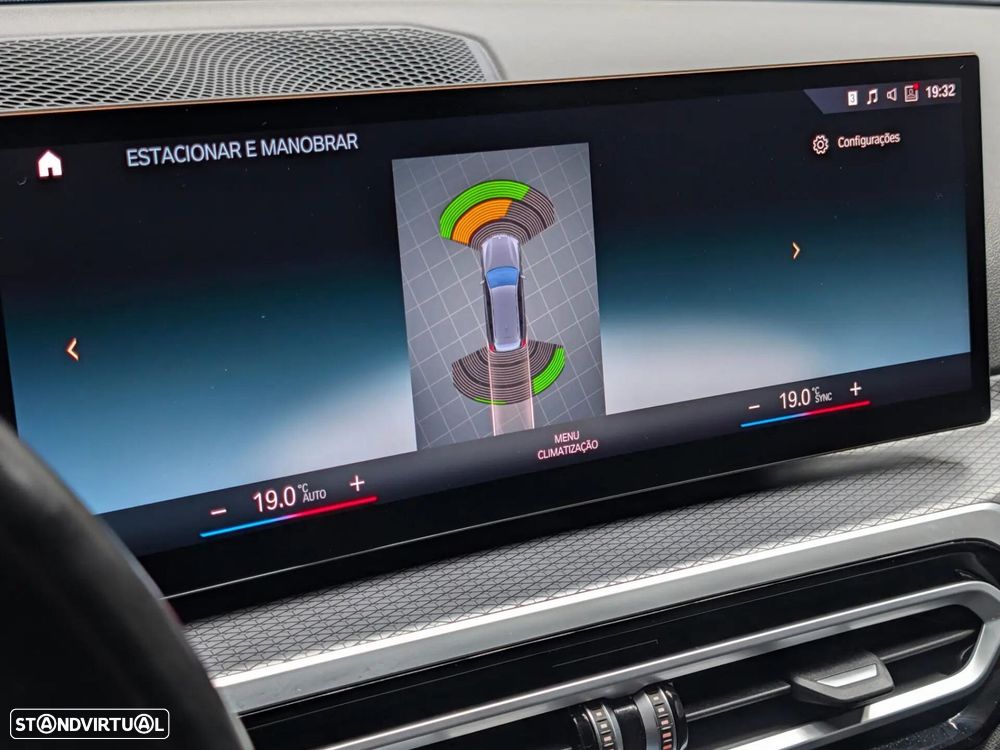 BMW 320 e Pack Desportivo M Auto - 26