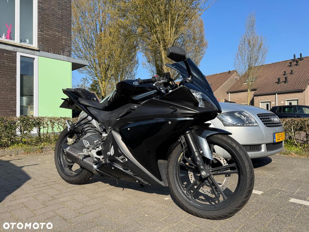 Yamaha YZF - 1