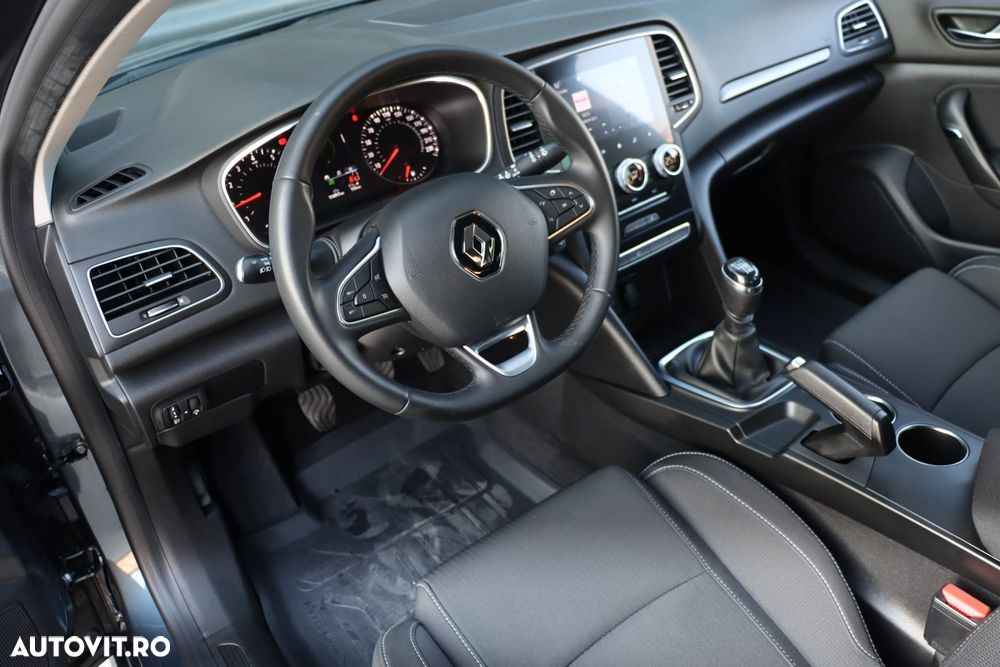 Renault Megane TCe 140 GPF LIMITED - 9